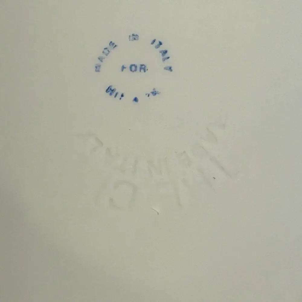 Himark serve pizza